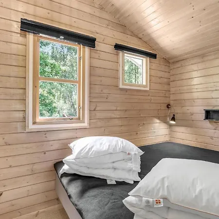 3 Bedroom Cozy In Aakirkeby Holiday home
