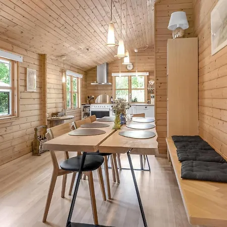 Holiday home 3 Bedroom Cozy In Aakirkeby