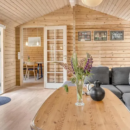 3 Bedroom Cozy In Aakirkeby