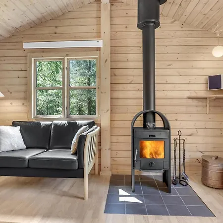 3 Bedroom Cozy In Aakirkeby