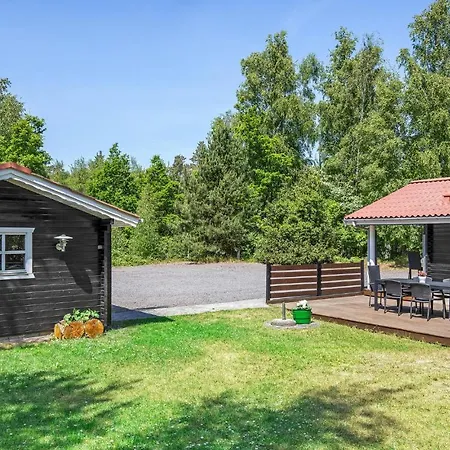 3 Bedroom Cozy In Aakirkeby