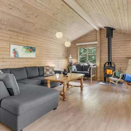 Holiday home 3 Bedroom Cozy In Aakirkeby *