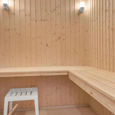 3 Bedroom Cozy In Aakirkeby Vester Somarken