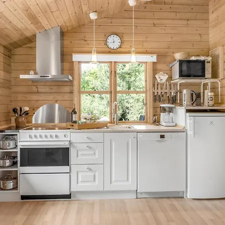 Holiday home 3 Bedroom Cozy In Aakirkeby *